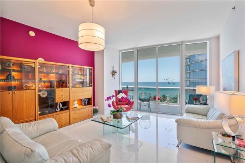 Condo in Sunny Isles Beach, Florida, 2 bedrooms  № 1858681 - photo 9