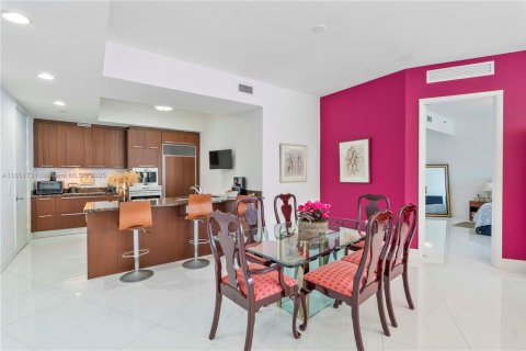 Condo in Sunny Isles Beach, Florida, 2 bedrooms  № 1858681 - photo 8