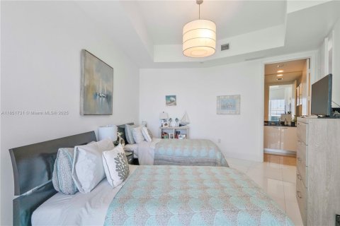 Condo in Sunny Isles Beach, Florida, 2 bedrooms  № 1858681 - photo 12