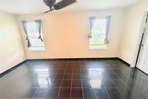 Villa ou maison à vendre à Kissimmee, Floride: 4 chambres, 221.85 m2 № 2226038 - photo 24