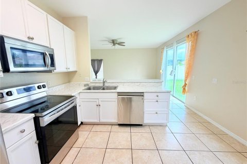 Villa ou maison à vendre à Kissimmee, Floride: 4 chambres, 221.85 m2 № 2226038 - photo 6