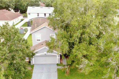 Villa ou maison à vendre à Kissimmee, Floride: 4 chambres, 221.85 m2 № 2226038 - photo 2