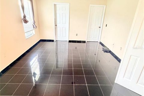 Villa ou maison à vendre à Kissimmee, Floride: 4 chambres, 221.85 m2 № 2226038 - photo 23