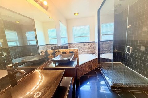 Villa ou maison à vendre à Kissimmee, Floride: 4 chambres, 221.85 m2 № 2226038 - photo 22