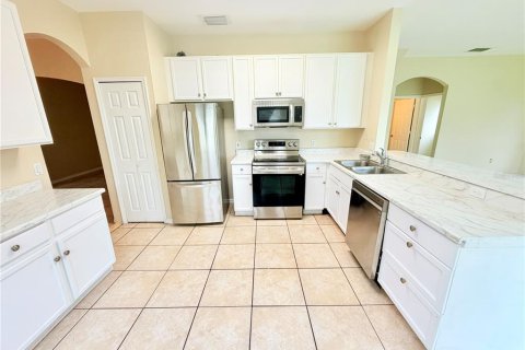 Villa ou maison à vendre à Kissimmee, Floride: 4 chambres, 221.85 m2 № 2226038 - photo 7