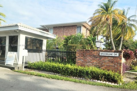 Condo in Hialeah, Florida, 1 bedroom  № 2001393