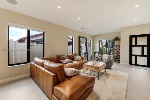 Villa ou maison à vendre à Pembroke Pines, Floride: 3 chambres, 154.87 m2 № 1945464 - photo 7