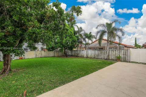Villa ou maison à vendre à Pembroke Pines, Floride: 3 chambres, 154.87 m2 № 1945464 - photo 28