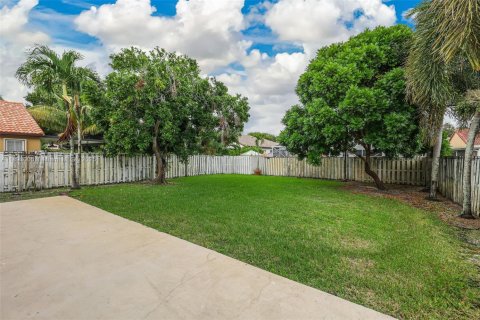 Villa ou maison à vendre à Pembroke Pines, Floride: 3 chambres, 154.87 m2 № 1945464 - photo 29