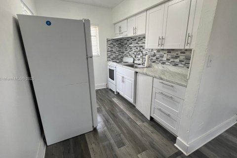 Apartamento en alquiler en Miramar, Florida, 1 dormitorio, 60.39 m2 № 1728495 - foto 6