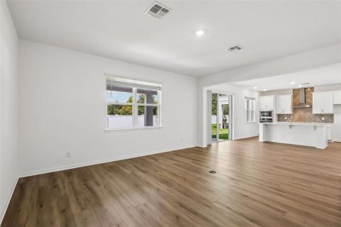 Villa ou maison à vendre à Orlando, Floride: 4 chambres, 237.83 m2 № 2216143 - photo 4