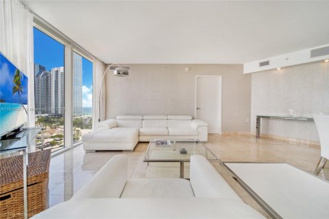 Copropriété à louer à Sunny Isles Beach, Floride: 3 chambres, 135.73 m2 № 1825648 - photo 2