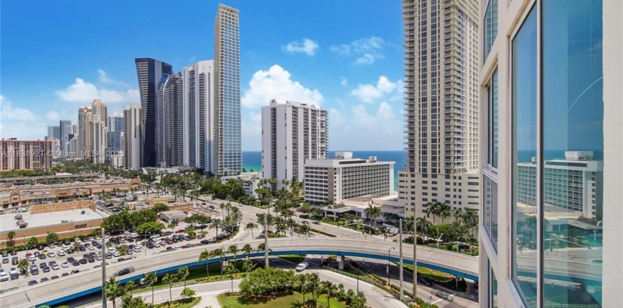 Condo à Sunny Isles Beach, Floride, 3 chambres  № 1825648