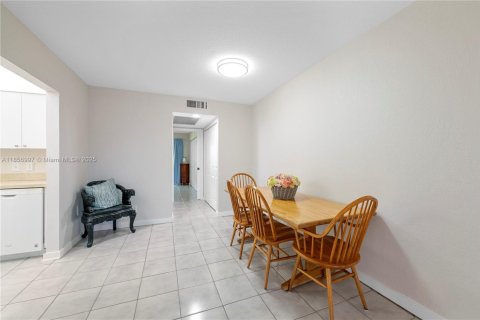 Condominio en venta en Deerfield Beach, Florida, 1 dormitorio, 66.8 m2 № 1887998 - foto 21