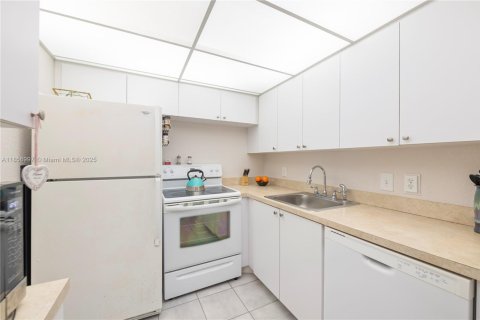 Condominio en venta en Deerfield Beach, Florida, 1 dormitorio, 66.8 m2 № 1887998 - foto 16