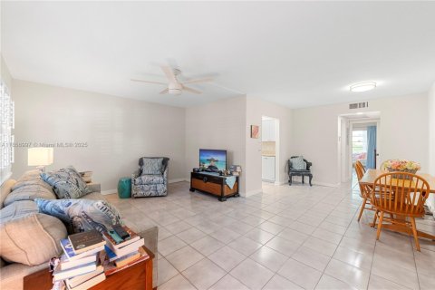 Condominio en venta en Deerfield Beach, Florida, 1 dormitorio, 66.8 m2 № 1887998 - foto 19