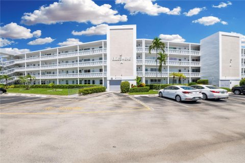 Condominio en venta en Deerfield Beach, Florida, 1 dormitorio, 66.8 m2 № 1887998 - foto 1