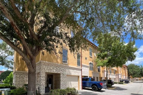 Touwnhouse à vendre à Orlando, Floride: 4 chambres, 173.54 m2 № 2312491 - photo 3