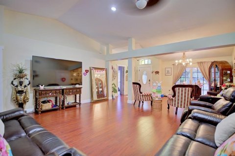 Villa ou maison à vendre à Kissimmee, Floride: 4 chambres, 196.95 m2 № 2330626 - photo 11