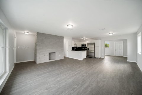 Casa en alquiler en Miramar, Florida, 2 dormitorios, 100.8 m2 № 1951966 - foto 4