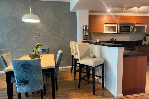 Condo in Miami, Florida, 1 bedroom  № 2060226 - photo 18