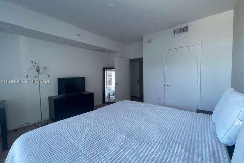 Condo in Miami, Florida, 1 bedroom  № 2060226 - photo 15