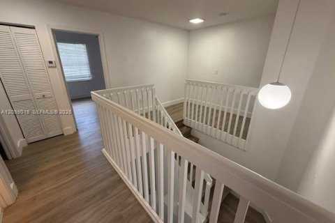 Villa ou maison à louer à Coral Springs, Floride: 5 chambres, 264.59 m2 № 2169133 - photo 25