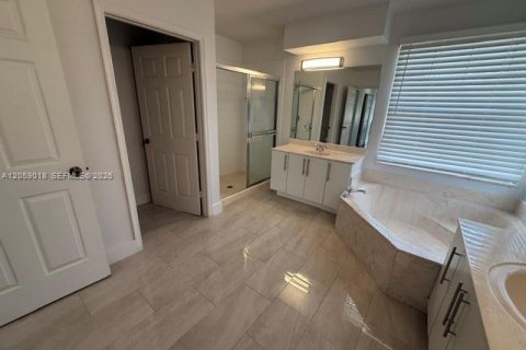 Villa ou maison à louer à Coral Springs, Floride: 5 chambres, 264.59 m2 № 2169133 - photo 11
