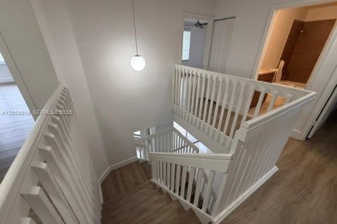 Villa ou maison à louer à Coral Springs, Floride: 5 chambres, 264.59 m2 № 2169133 - photo 24