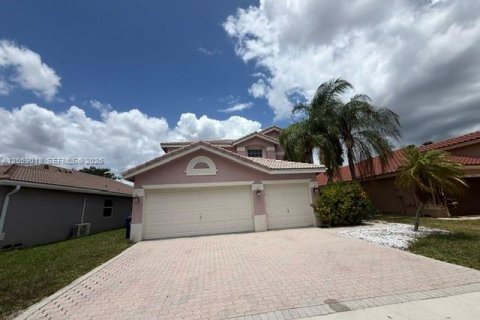 Villa ou maison à Coral Springs, Floride 5 chambres, 264.59 m2 № 2169133