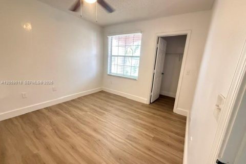 Villa ou maison à louer à Coral Springs, Floride: 5 chambres, 264.59 m2 № 2169133 - photo 19
