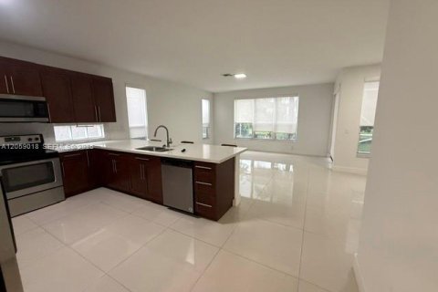 Villa ou maison à louer à Coral Springs, Floride: 5 chambres, 264.59 m2 № 2169133 - photo 2