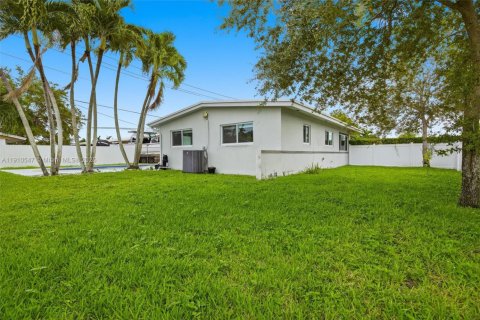 Villa ou maison à louer à Miami, Floride: 3 chambres, 128.86 m2 № 1966660 - photo 25