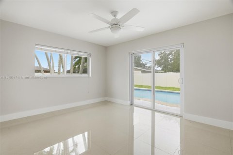 Villa ou maison à louer à Miami, Floride: 3 chambres, 128.86 m2 № 1966660 - photo 13
