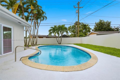 Villa ou maison à louer à Miami, Floride: 3 chambres, 128.86 m2 № 1966660 - photo 21