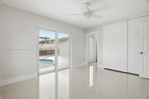 Villa ou maison à louer à Miami, Floride: 3 chambres, 128.86 m2 № 1966660 - photo 14