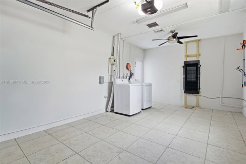 Villa ou maison à louer à Miami, Floride: 3 chambres, 128.86 m2 № 1966660 - photo 27