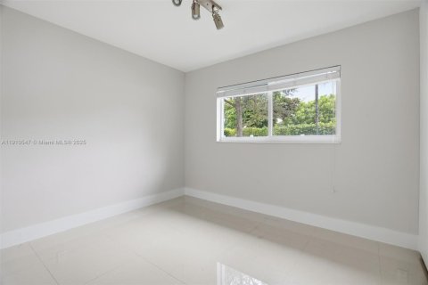 Villa ou maison à louer à Miami, Floride: 3 chambres, 128.86 m2 № 1966660 - photo 17