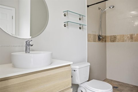 Villa ou maison à louer à Miami, Floride: 3 chambres, 128.86 m2 № 1966660 - photo 16