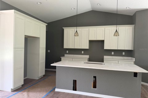 House in Ocala, Florida 3 bedrooms, 164.62 sq.m. № 2207161 - photo 3