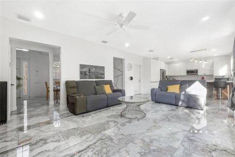 Villa ou maison à vendre à Coral Springs, Floride: 5 chambres, 284.84 m2 № 2086249 - photo 3