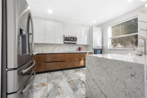 Villa ou maison à vendre à Coral Springs, Floride: 5 chambres, 284.84 m2 № 2086249 - photo 9