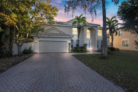 Villa ou maison à vendre à Coral Springs, Floride: 5 chambres, 284.84 m2 № 2086249 - photo 2