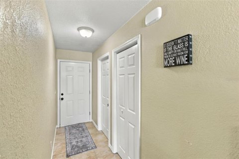 Immobilier commercial à vendre à Englewood, Floride: 4 chambres, 217.58 m2 № 2399230 - photo 2