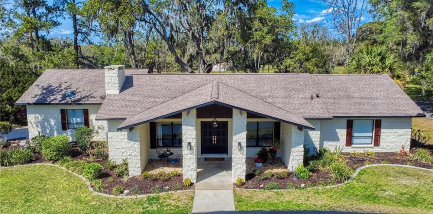 House in Ocala, Florida 3 bedrooms, 199.18 sq.m. № 1579234