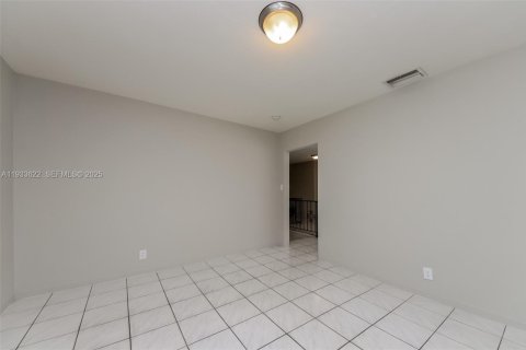 Villa ou maison à louer à Lauderhill, Floride: 3 chambres, 139.82 m2 № 1991259 - photo 6