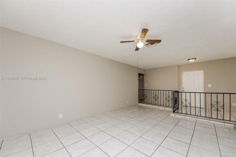 Villa ou maison à louer à Lauderhill, Floride: 3 chambres, 139.82 m2 № 1991259 - photo 3