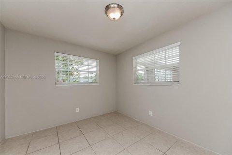 Villa ou maison à louer à Lauderhill, Floride: 3 chambres, 139.82 m2 № 1991259 - photo 9