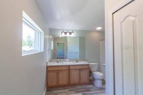 House in Umatilla, Florida 3 bedrooms, 124.77 sq.m. № 2237224 - photo 10