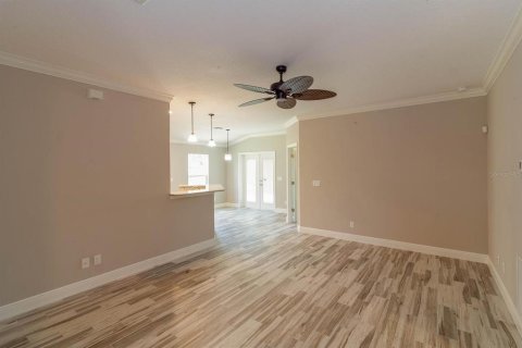 House in Umatilla, Florida 3 bedrooms, 124.77 sq.m. № 2237224 - photo 3